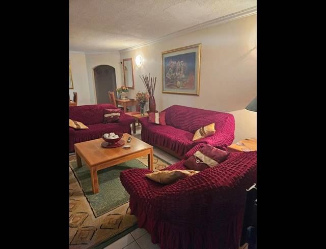 3 BEDROOM APARTMENT FOR SALE IN MARGATE BEACH